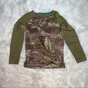 Realtree camouflage performance pull over top